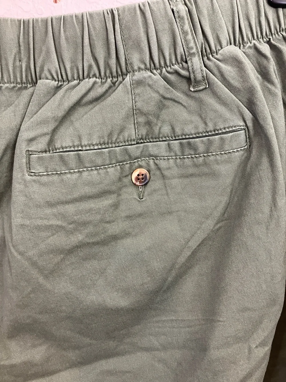 Old Navy Olive Green Women's Casual Bermuda Shorts